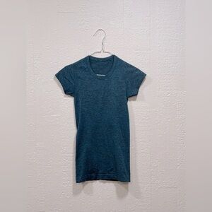 Lululemon swiftly tech short sleeve.